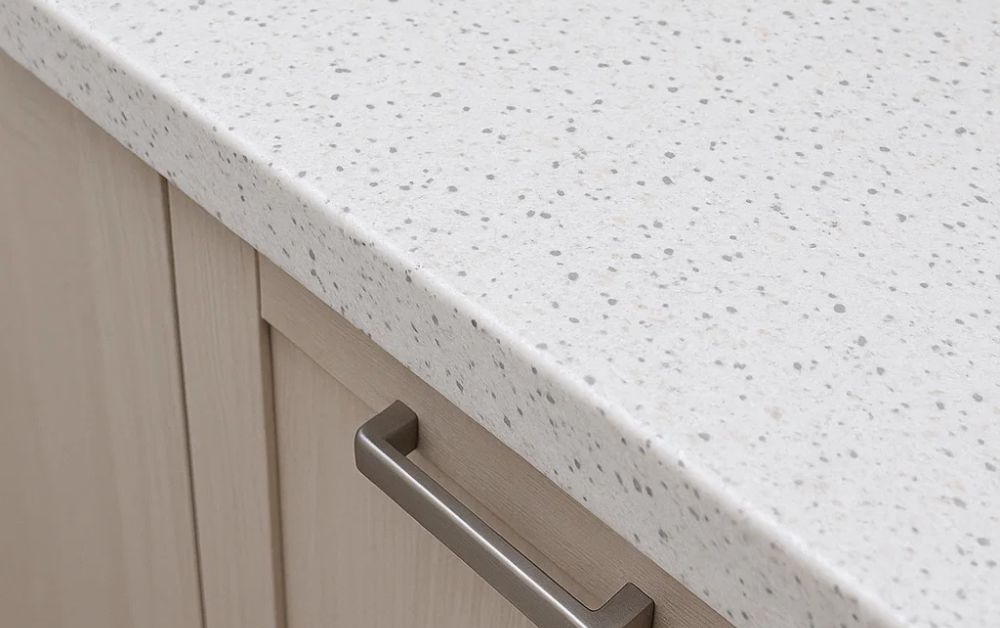 Fame and Sustainability