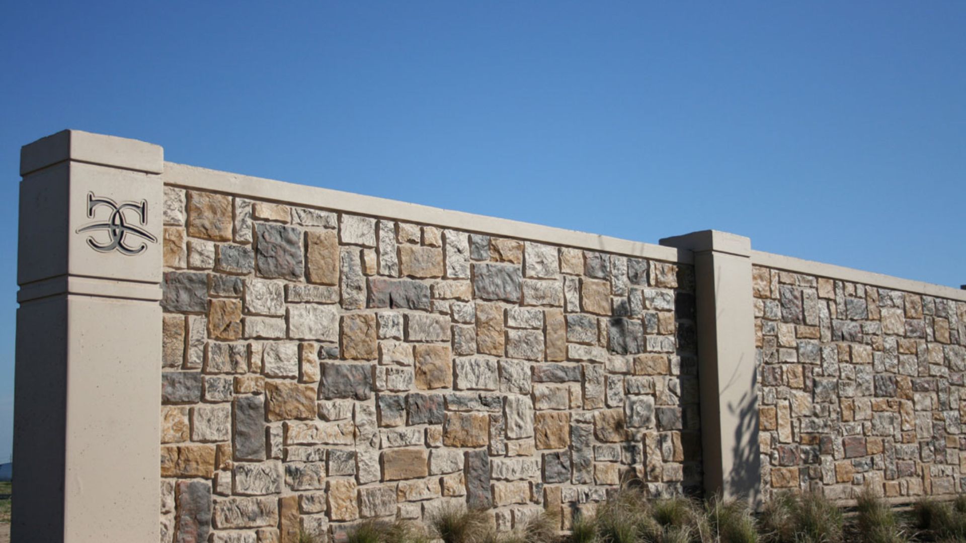 What Are the Latest Trends in Compound Wall Cladding Designs